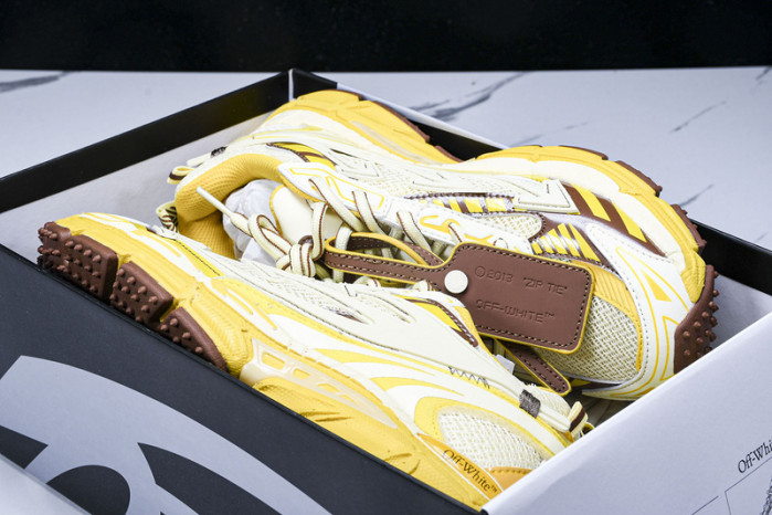 Off-White c/o Virgil Abloh