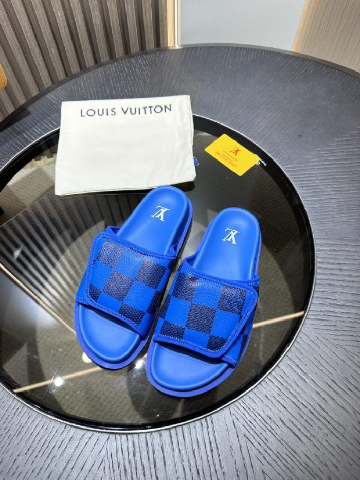 L0VT SANDALS