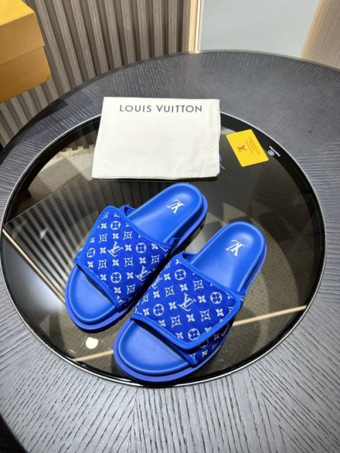 L0VT SANDALS