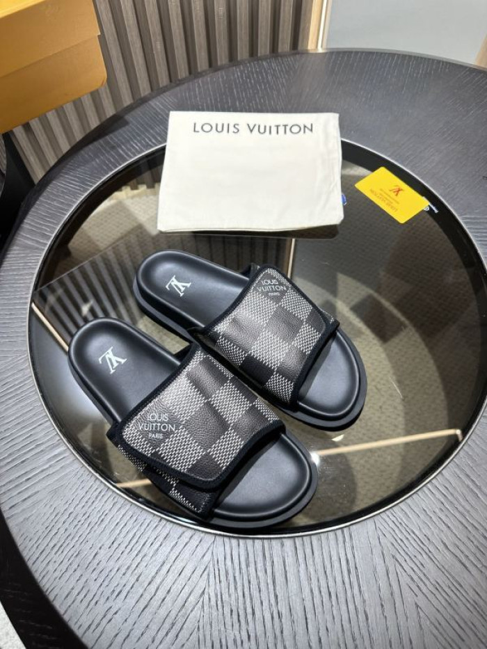 L0VT SANDALS