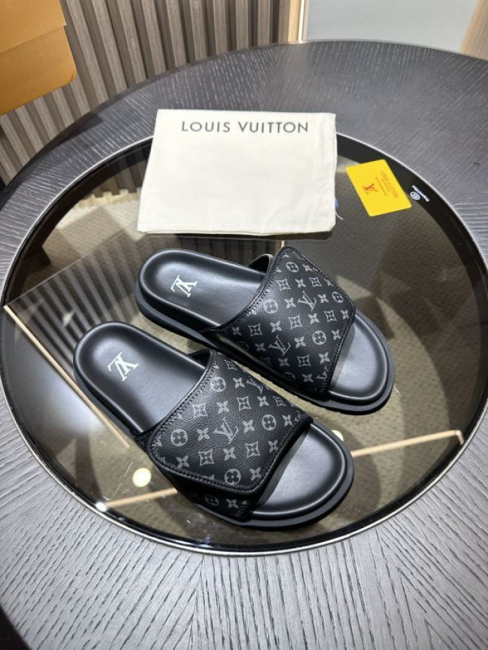 L0VT SANDALS