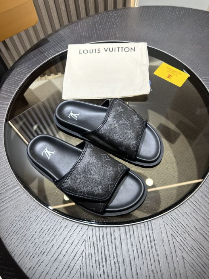L0VT SANDALS
