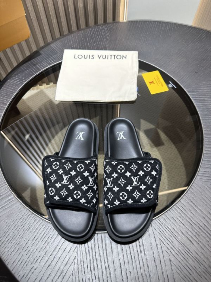 L0VT SANDALS