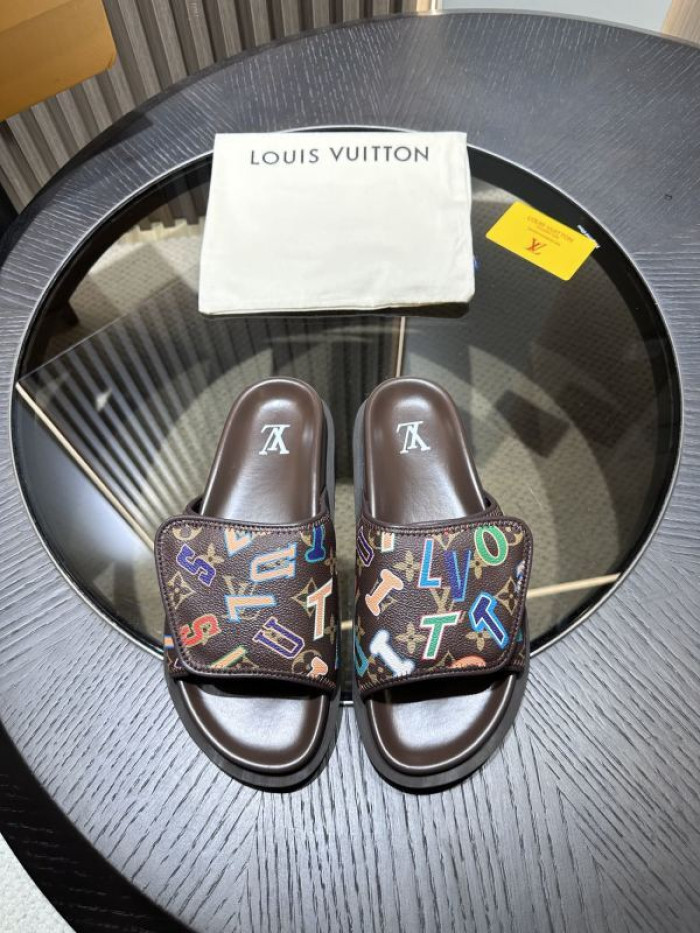 L0VT SANDALS