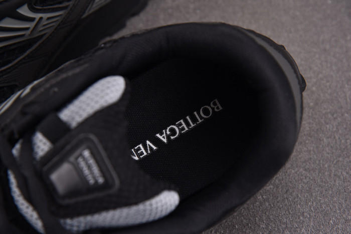 Bo*te*ga Ve*ne*ta BV042