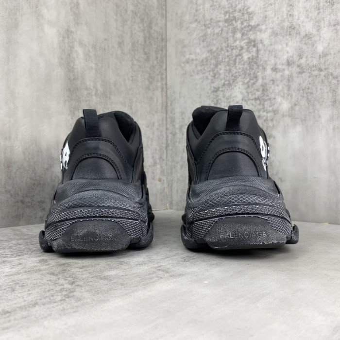 Ba*len*cia*ga Triple S SNEAKER