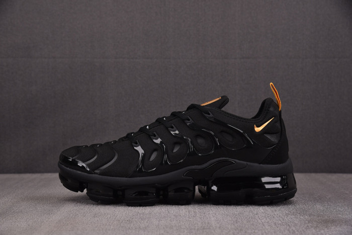 Air VaporMax Plus ''Black Metallic Gold'' - BQ5068 001
