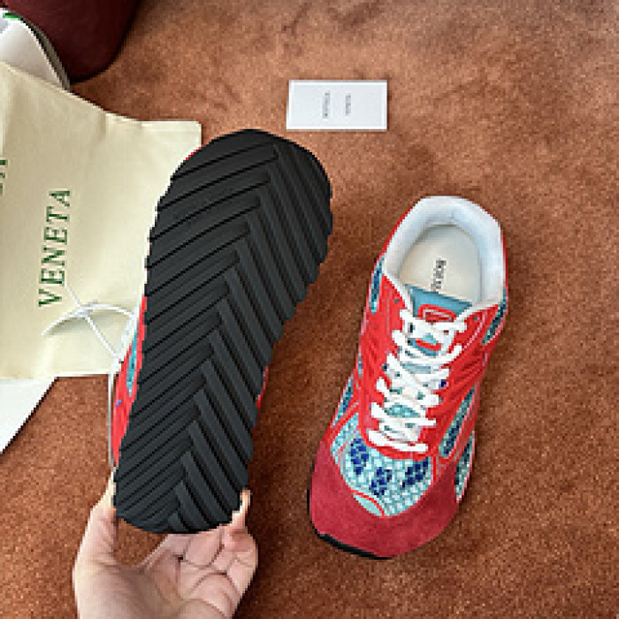 Bo*te*ga Ve*ne*ta BV050