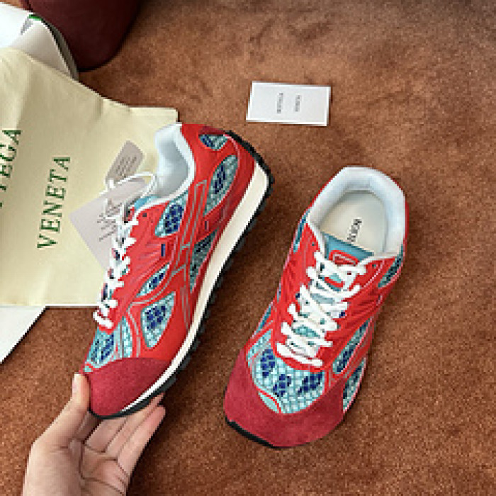 Bo*te*ga Ve*ne*ta BV050