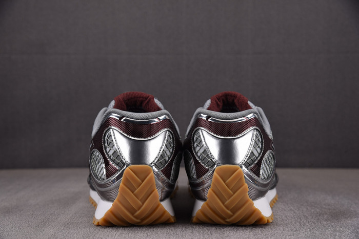 Bo*te*ga Ve*ne*ta BV043