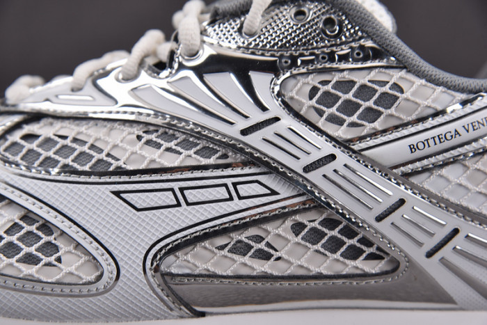 Bo*te*ga Ve*ne*ta BV044