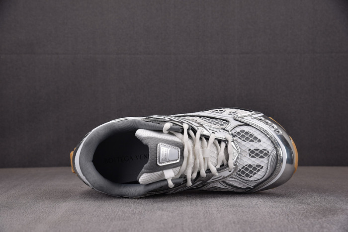 Bo*te*ga Ve*ne*ta BV044