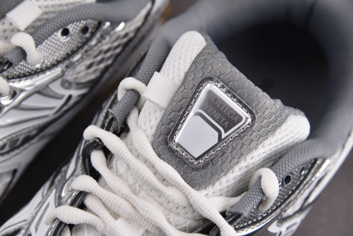 Bo*te*ga Ve*ne*ta BV044