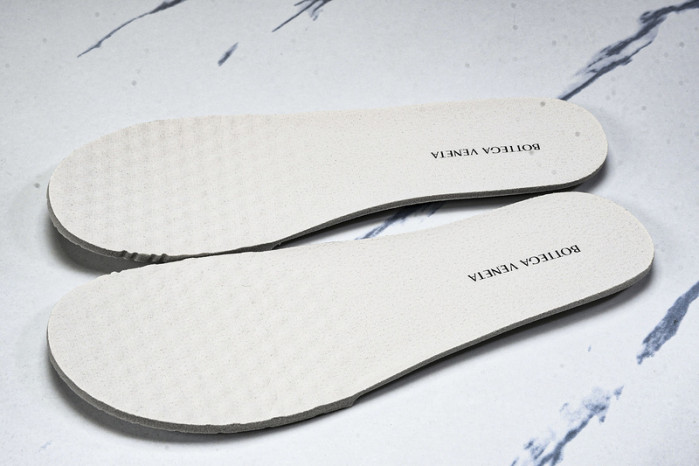 Bo*te*ga Ve*ne*ta BV057