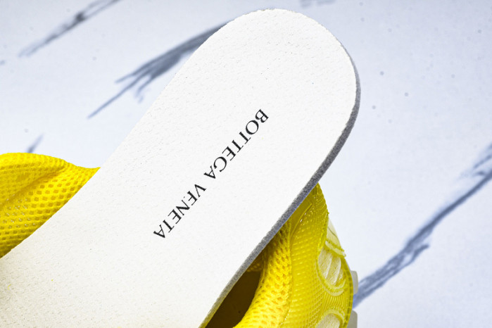 Bo*te*ga Ve*ne*ta BV058