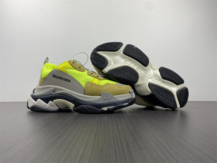 Ba*len*cia*ga triple s sneaker w0903 1801