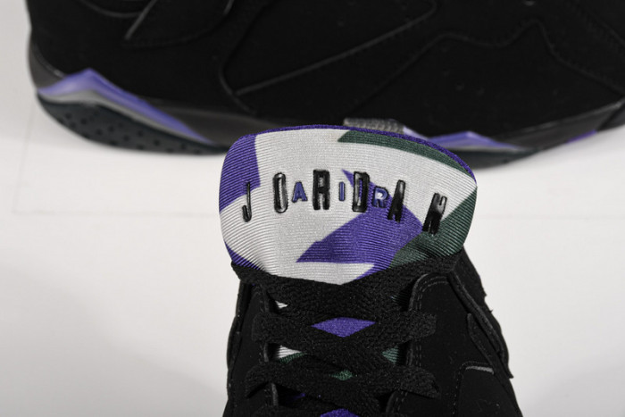 JORDAN 7 RETRO RAY ALLEN BUCKS 304775-053