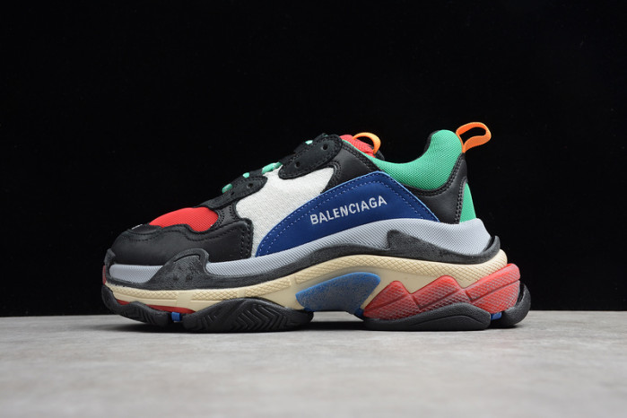 Ba*len*cia*ga triple s w09o5 9028