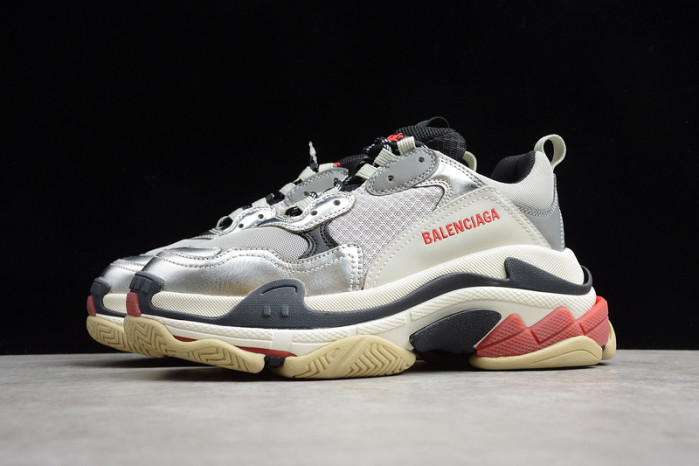 Ba*len*cia*ga triple s w09o5 9027