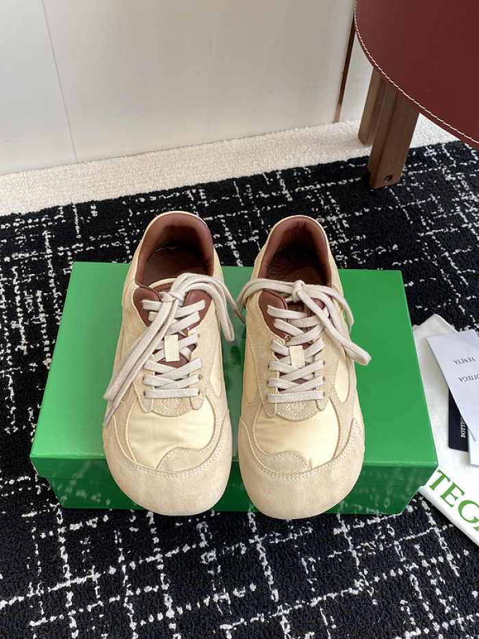 Bo*te*ga Ve*ne*ta BV054