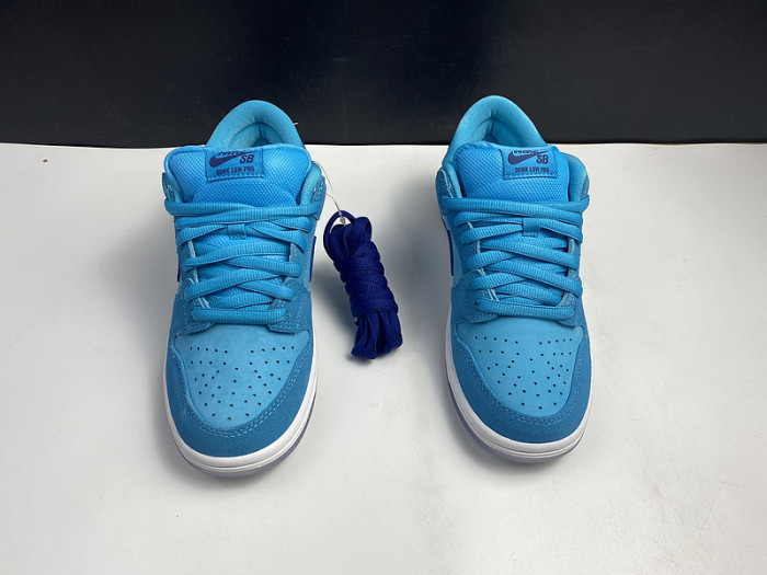 nike dunk  sb low “blue fury” bq6817-400