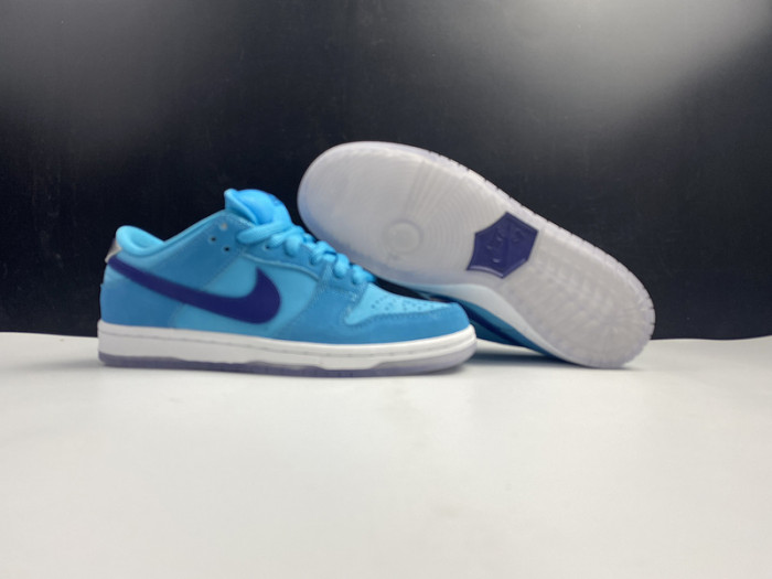 nike dunk  sb low “blue fury” bq6817-400