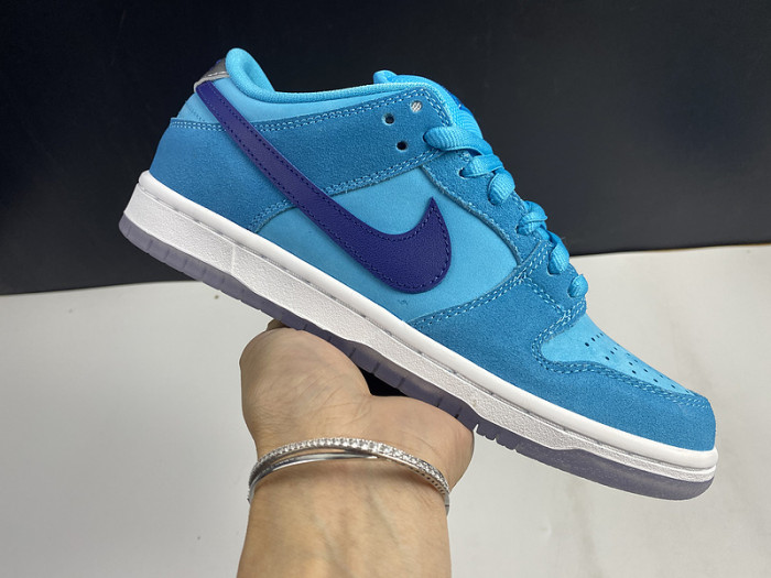 nike dunk  sb low “blue fury” bq6817-400