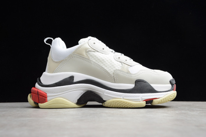 Ba*len*cia*ga triple s w09o5 9024