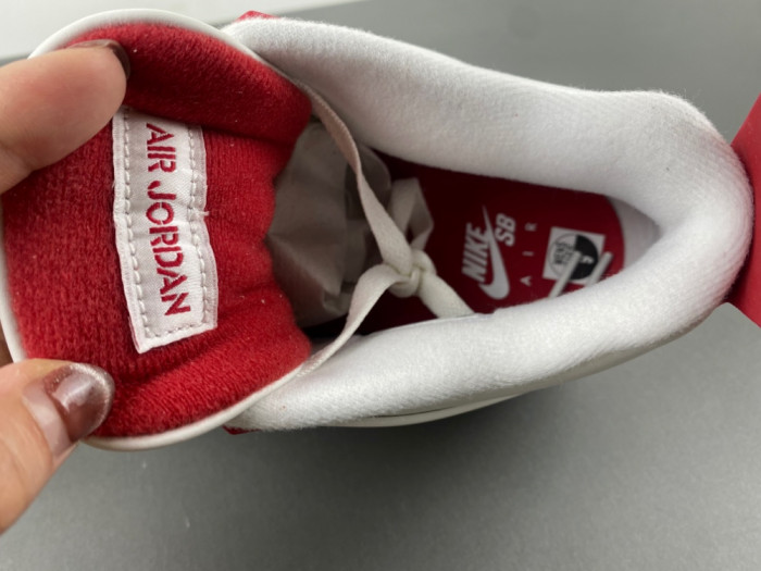 Air Jordan 4 X Nike SB Retro SP 