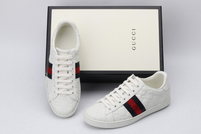 g*u*i ace embroidered low-top sneaker e2326