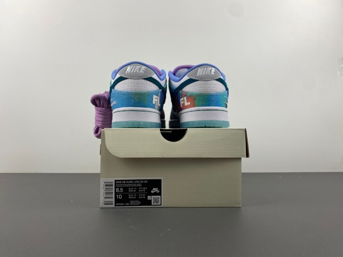 futura laboratories x nike sb dunk low hf6061-400