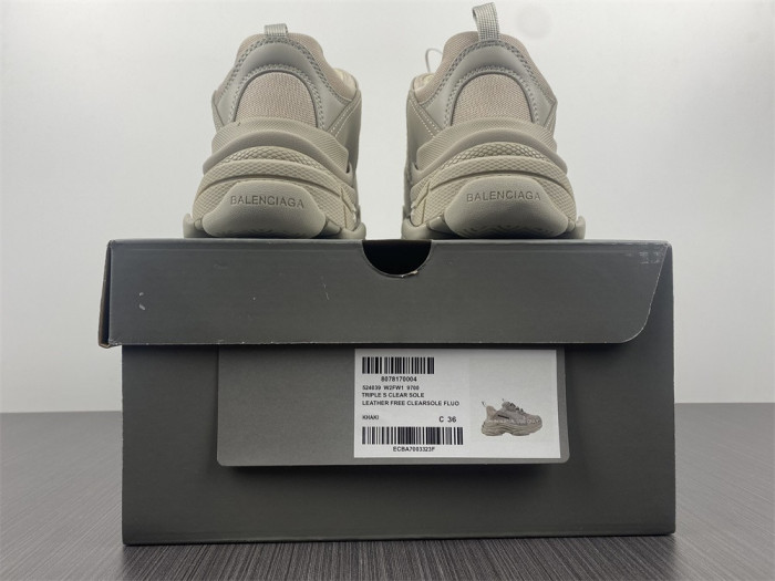 Ba*len*cia*ga triple s sneaker w2fw1 9700