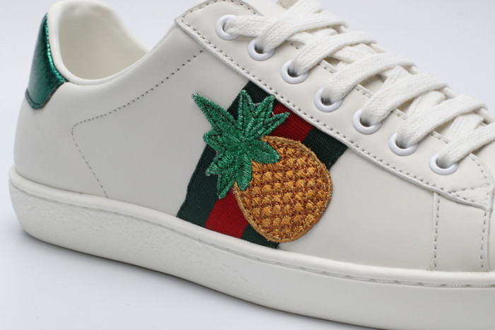 g*u*i ace embroidered low-top sneaker e2304