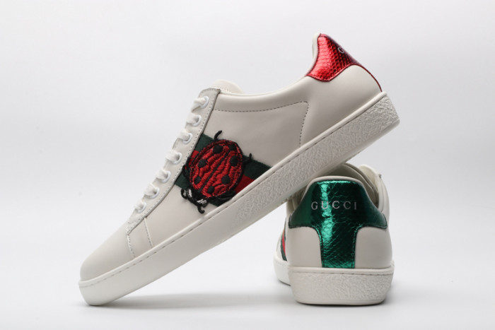 g*u*i ace embroidered low-top sneaker e2304
