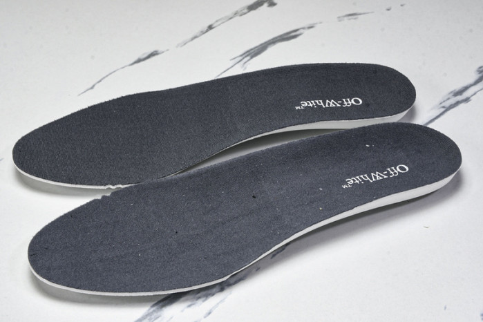 Off-White c/o Virgil Abloh