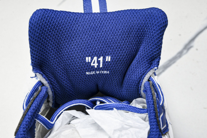 Off-White c/o Virgil Abloh