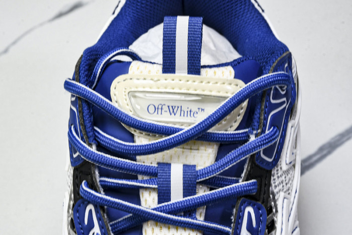 Off-White c/o Virgil Abloh