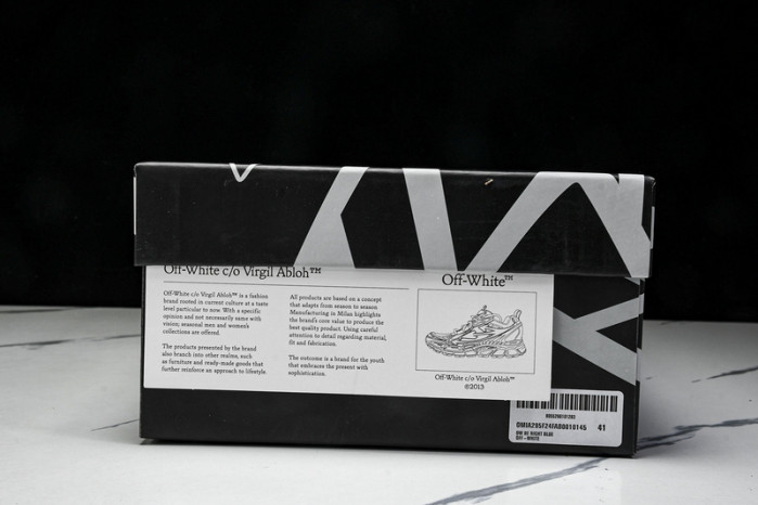 Off-White c/o Virgil Abloh