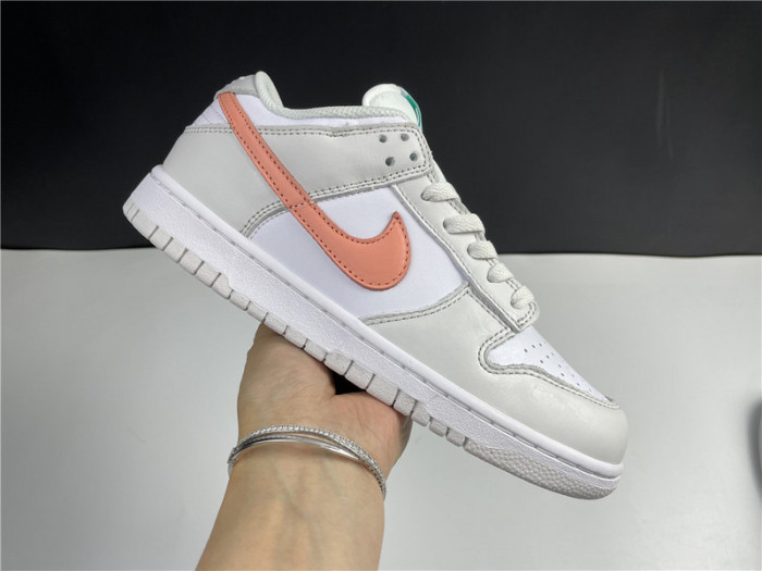nike dunk low tropical twist cw1590-101