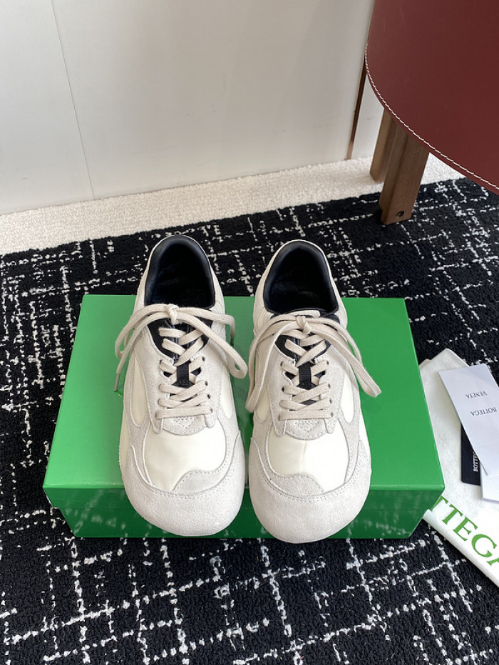 Bo*te*ga Ve*ne*ta BV055