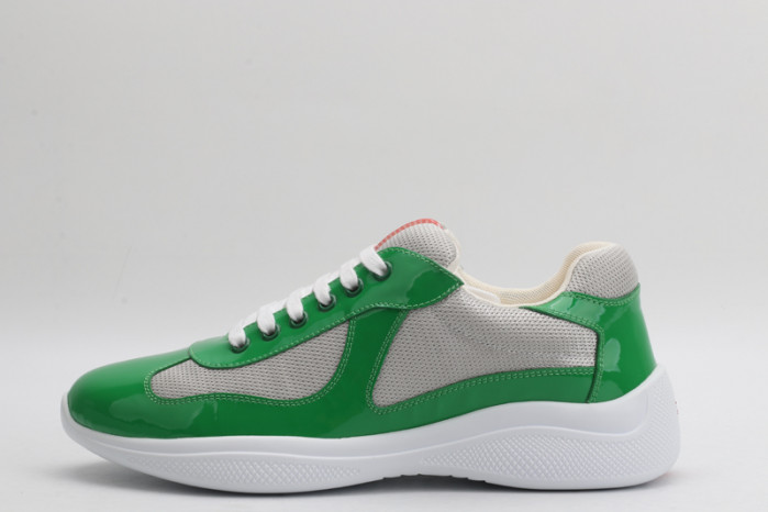 pra*a sneaker p010