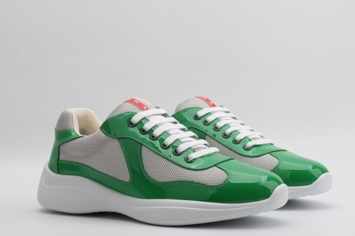 pra*a sneaker p010