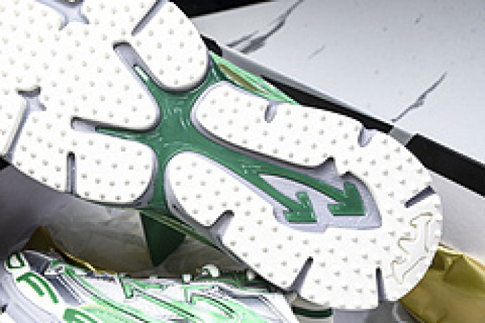 Off-White c/o Virgil Abloh