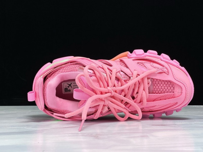 Ba*len*cia*ga track led trainers 3.0 led ecbl911661c