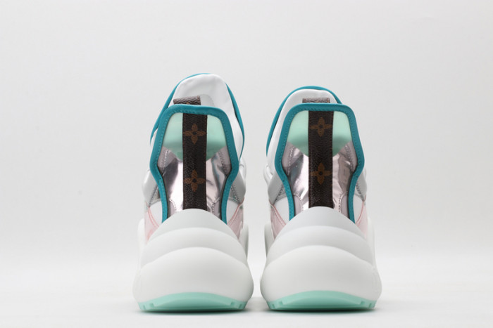 l0vt sneakers