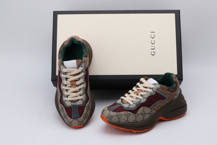 g*u*i ace embroidered low-top sneaker e231211
