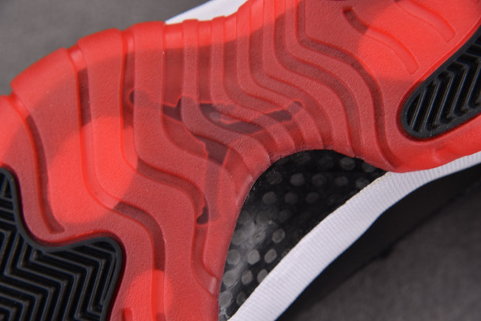 Air Jordan 11 Retro Low Bred FV5104-006