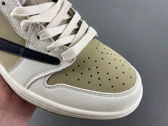 Travis Scott x Air Jordan 1 DZ137-701