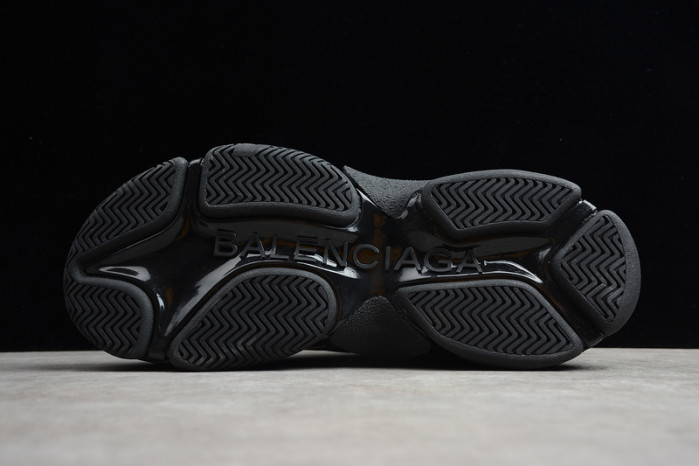 Ba*len*cia*ga triple s triple black tt2591
