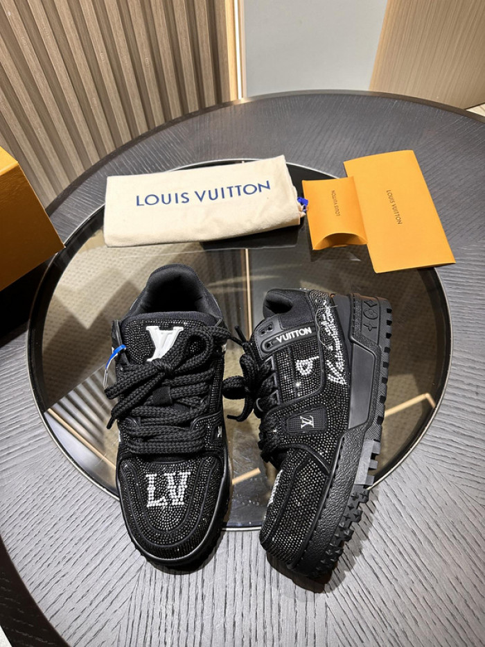 l0vt maxx sneakers